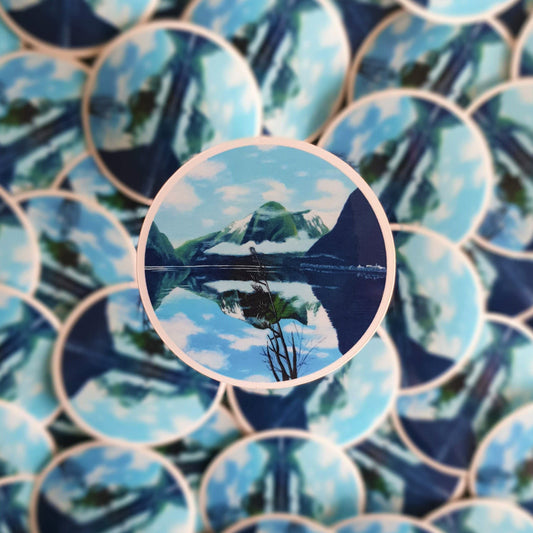 Round Landscape sticker - Milford Sound