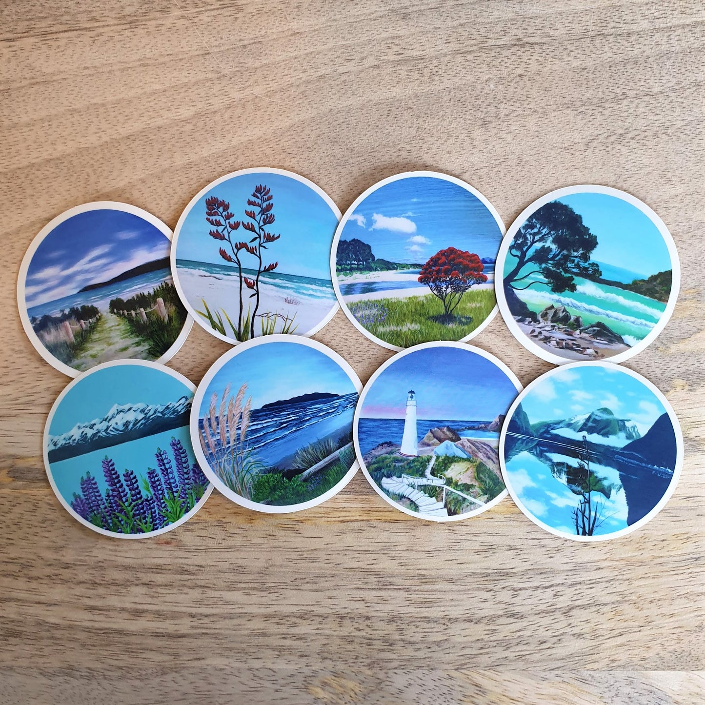 Round Landscape sticker - Harakeke at the beach